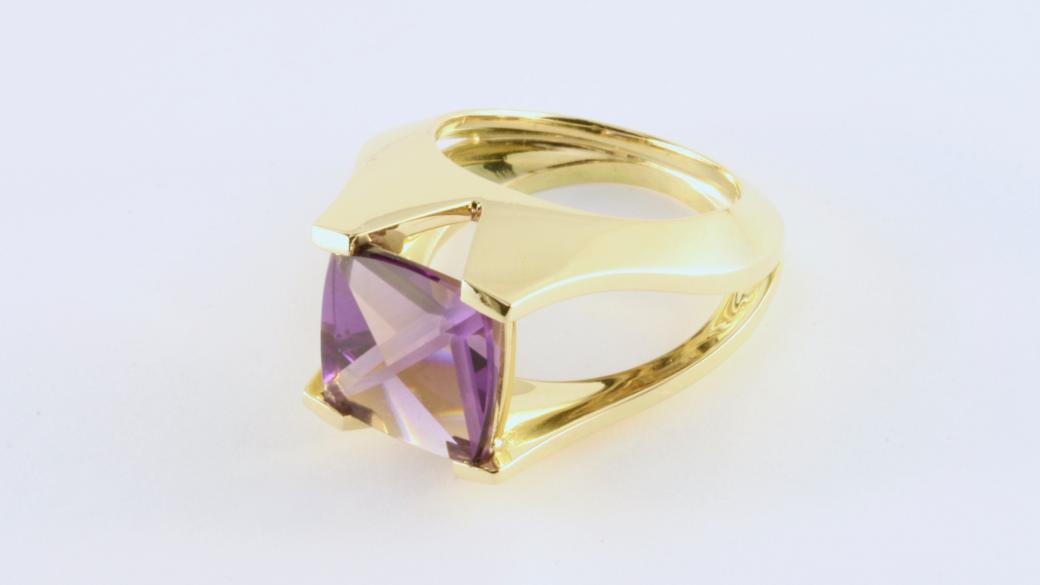 ring geel goud 18kt amethyst