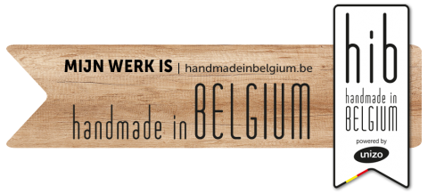 Wij heten u van harte welkom in onze slagerij. Zelf zijn we sinds 1991 in onze zaak bezig. Marc heeft de meeste van zijn recepten van zijn ouders overgenomen, die vóór ons 30 jaar lang de bekende pensen, hespen, cervela's, paté's,... bereidden. Wij doen dit nog steeds op dezelfde ambachtelijke manier van vroeger. Natuurlijk is nu het assortiment enorm uitgebreid: naast de klassieke zelfbereide charcuterie, is er ook een ruime keuze aan verse vleeswaren, bereide gerechten, een 40-tal kazen.