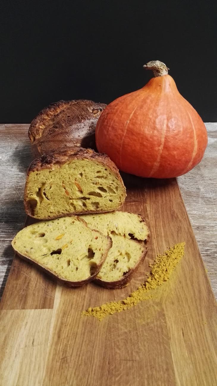 Pompoenbrood met kurriepoeder