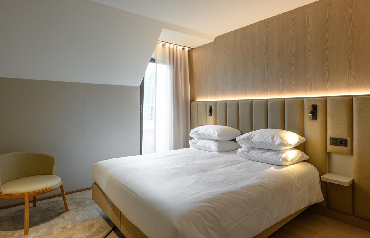 gestoffeerde bedwand