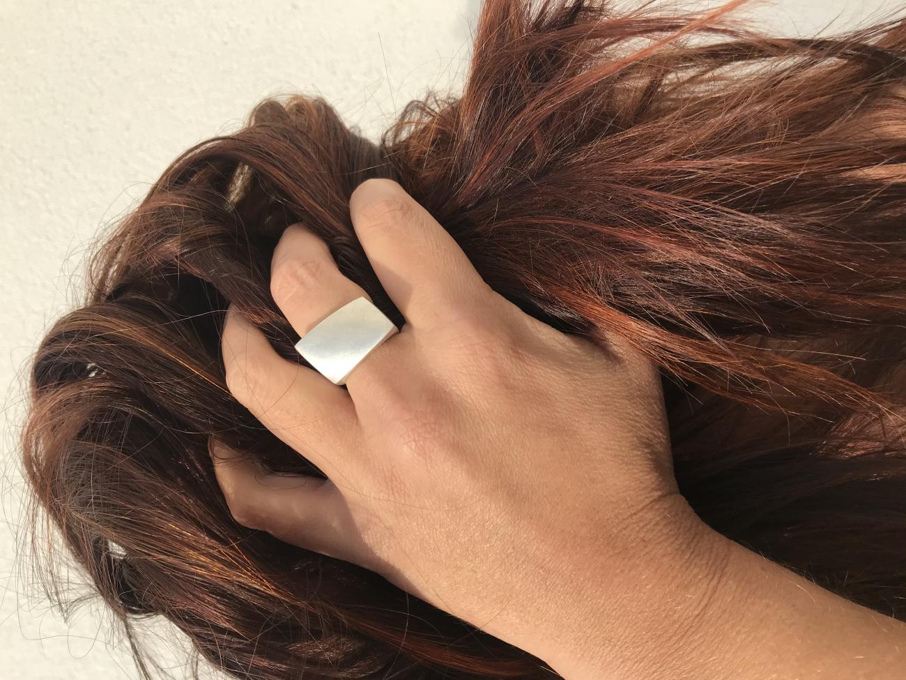 Brede rechte ring in zilver