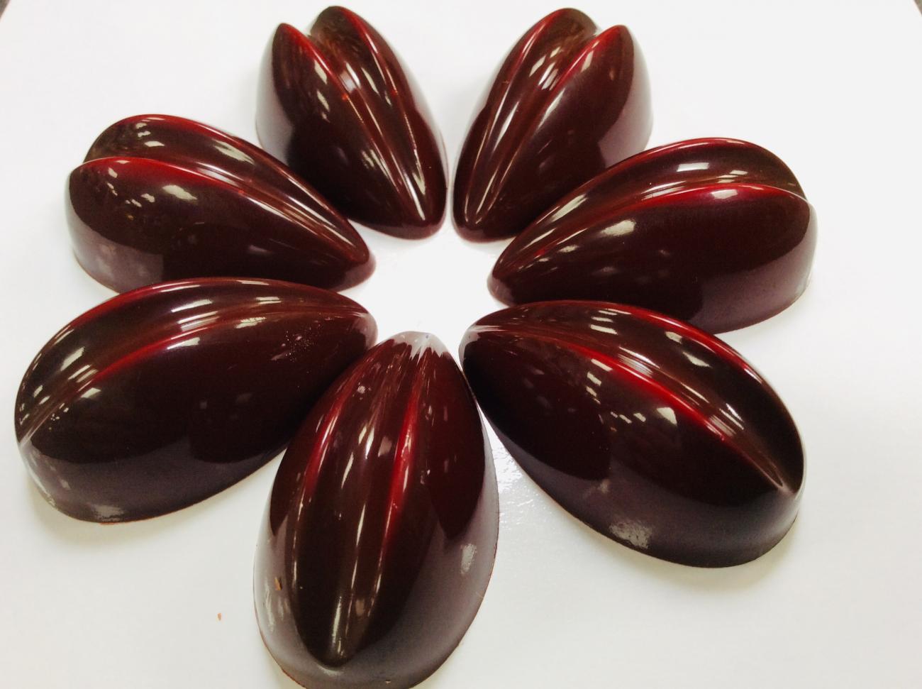 Pure chocolade met een frambozen vulling