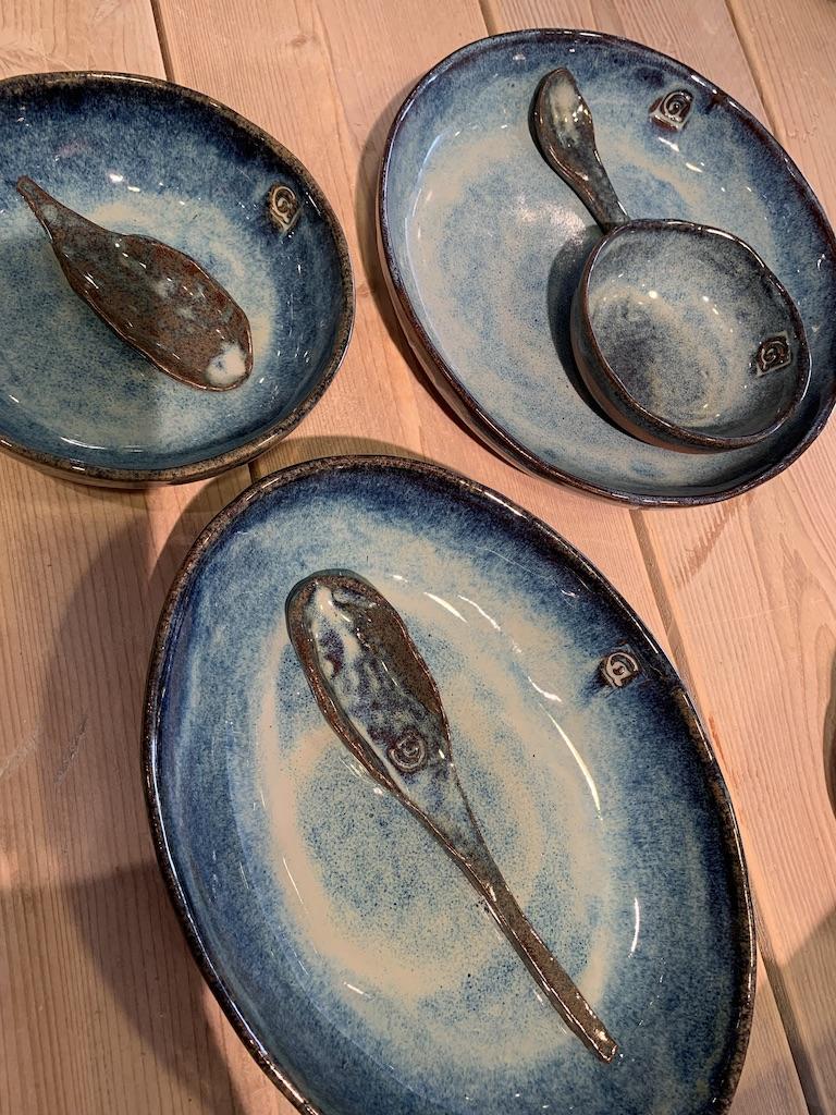 Drie vormen van de beach collectie met keramische lepels