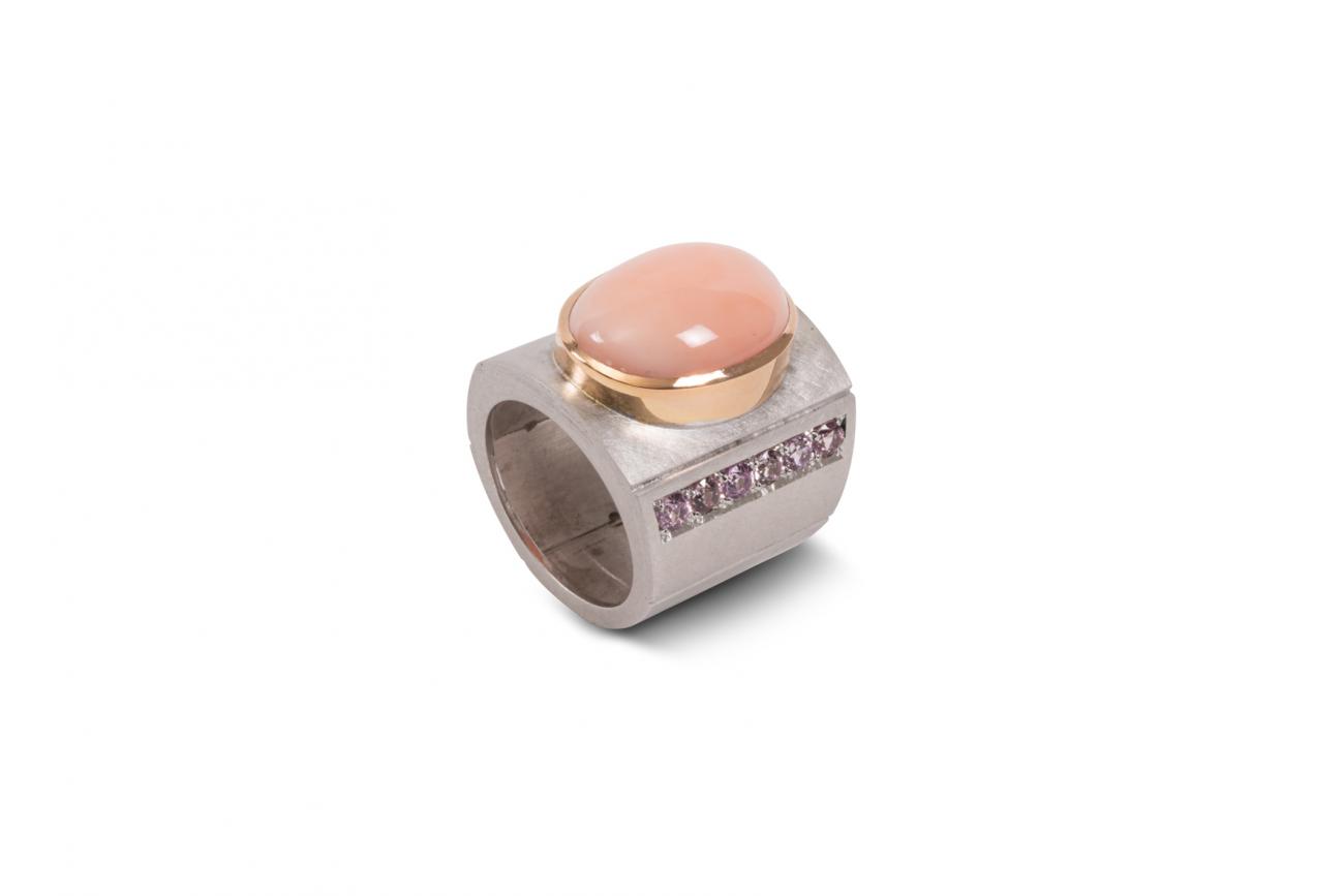 Ring met koraal en roze saffier