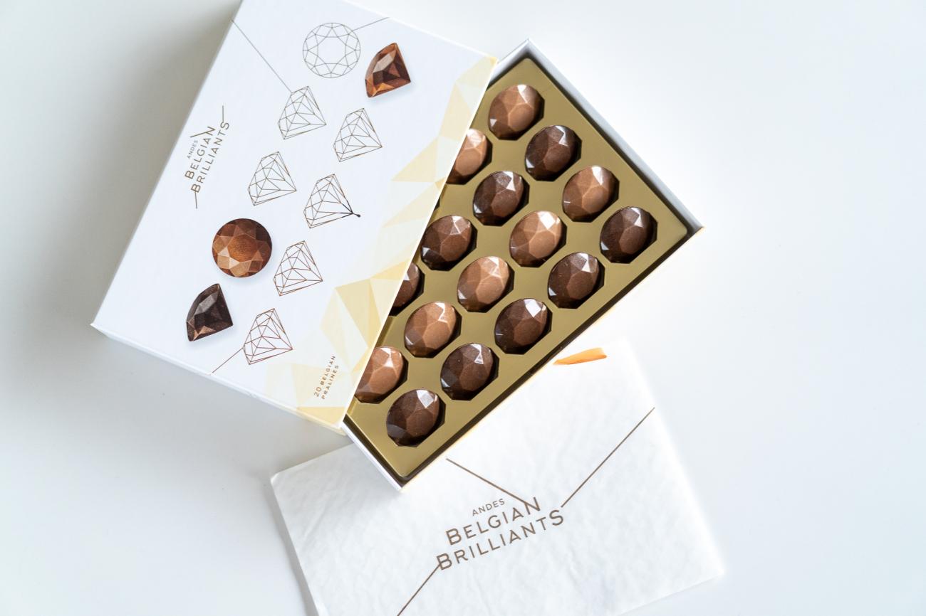 Chocoladen diamanten in briljant vorm