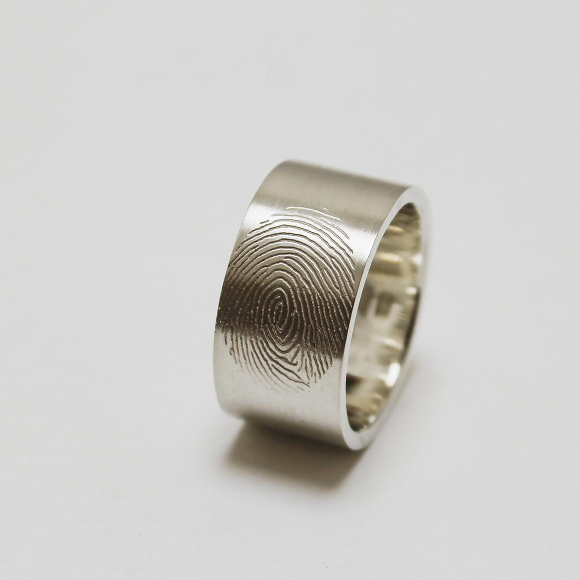 Ring met vingerafdruk
