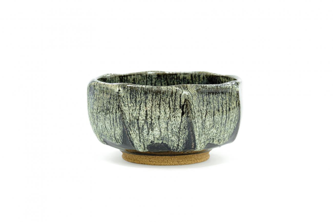 chawan in steengoed met Tenmoku en Nuka
