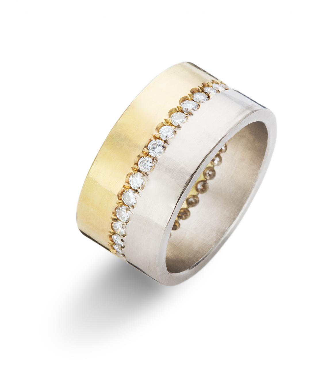 Ring in 18kt wit en geel goud met briljanten