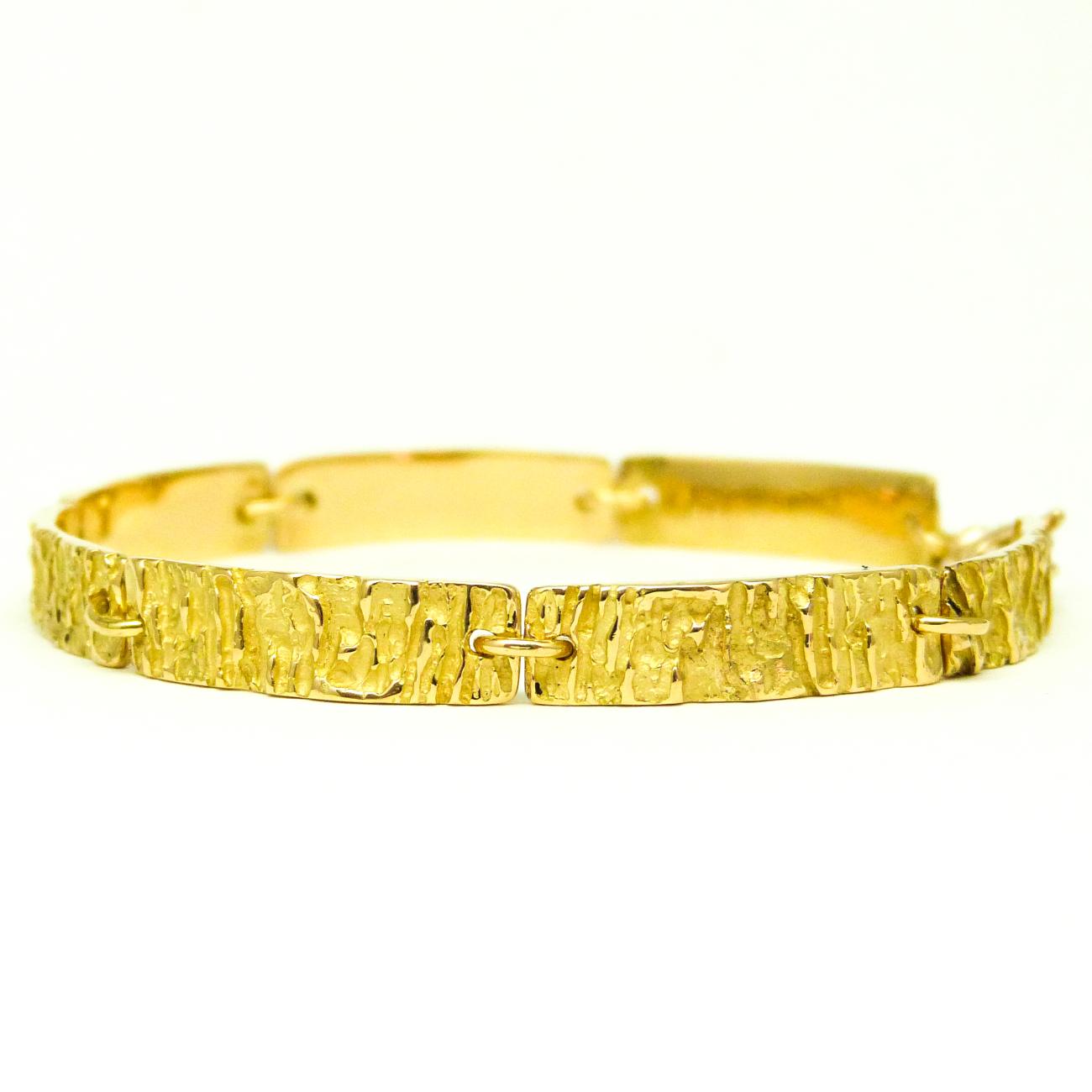 Eigentijds, stevig, elegant en straalt als de zon. Geel Goud