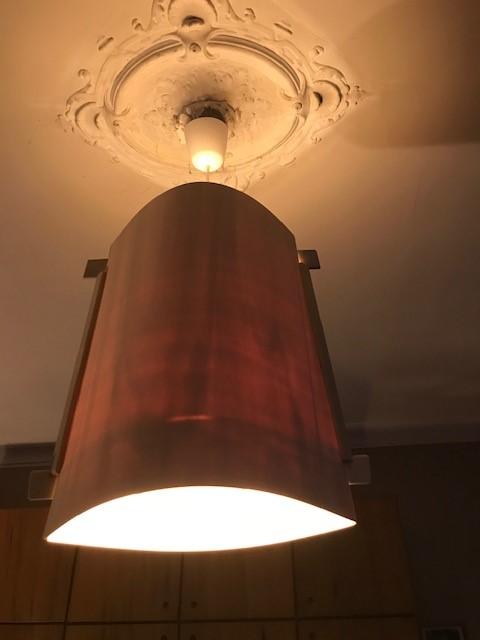 Populieren triplex lamp, volledig opgebouwd zonder bevestigingsmateriaal maar wel met spankracht.
