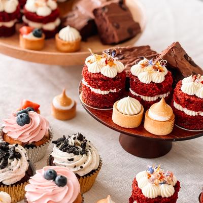 Dessertbuffet voor een babyborrel
