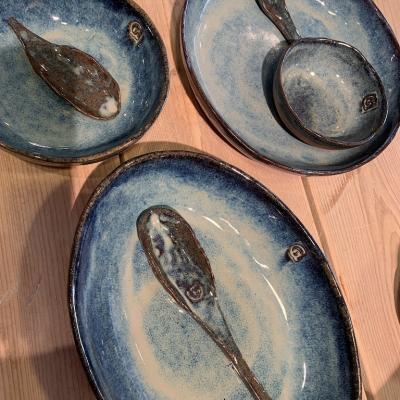 Drie vormen van de beach collectie met keramische lepels