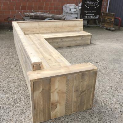 Loungebank in gebruikt steigerhout