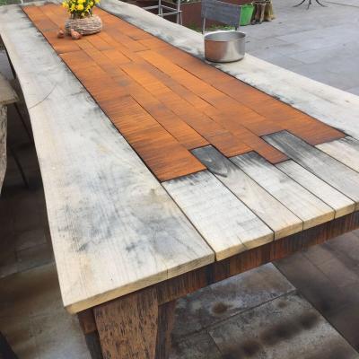 tafel in cortenstaal en hout 