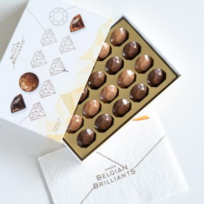 Chocoladen diamanten in briljant vorm