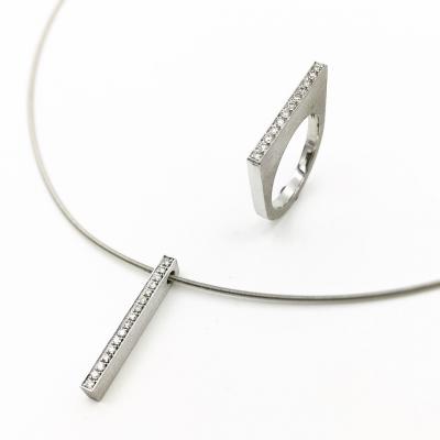 Set hanger en ring witgoud met diamant