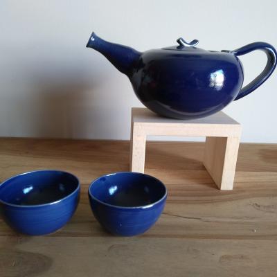 Blauwe theepot en kommetjes