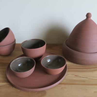 Tajine, bord en kommetjes