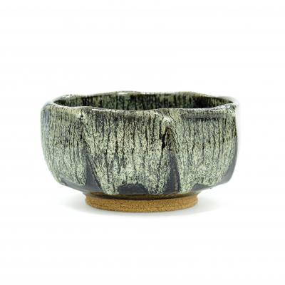chawan in steengoed met Tenmoku en Nuka