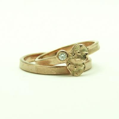 Extra smalle strakke ringen  Voor haar 2 bloemen en een grote diamant in kast zetting  Champane Goud - Diamant