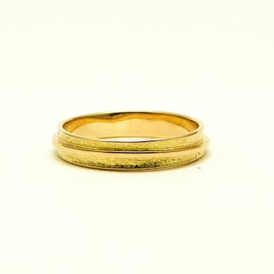 Van oud goud van ouders en grootouders maakten we deze ring voor onze klant  Geel Oud Goud 