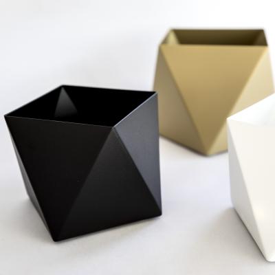 Facet Pot collectie - geometrische plantenpotten by STRAFF Design