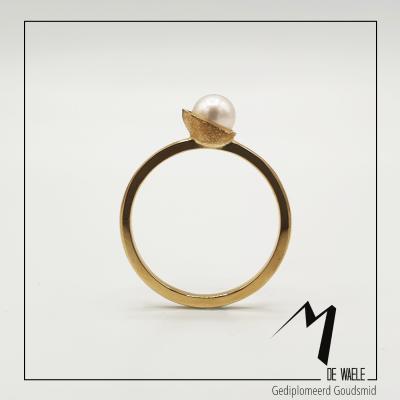 ring met parel