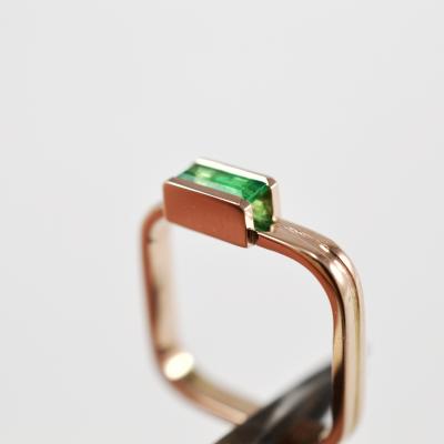 Vierkante ring in rosé goud 18 ct en smaragd // Collectie GOLD