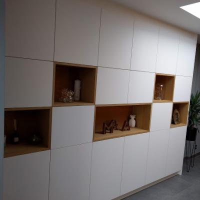 Wij tekenen een kast uit van A tot Z met de klant. Volledig naar zijn wensen.